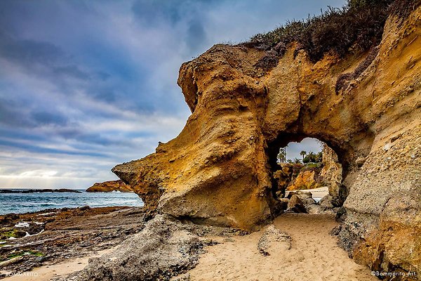 TreasureIslandCave 1800x